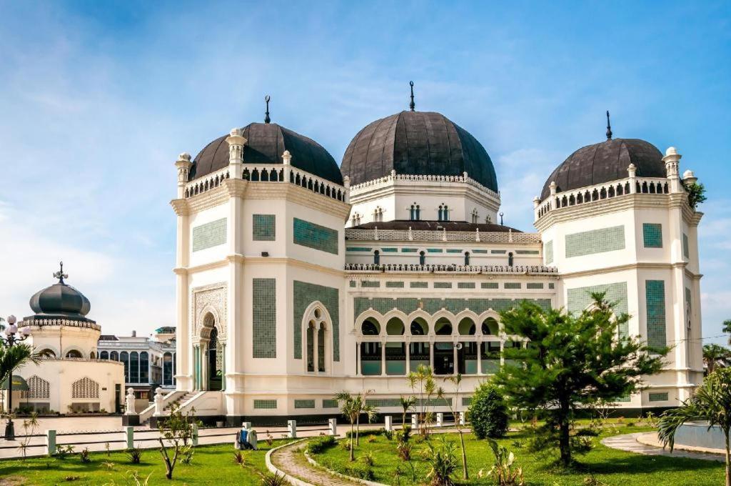 De Paris Hotel Medan Exterior foto